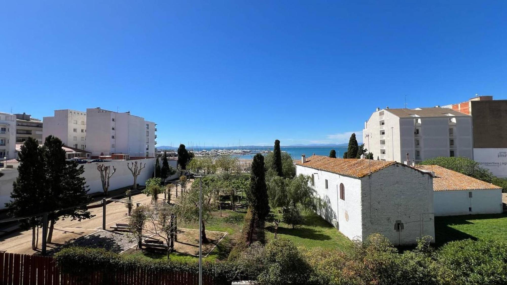 Apartamento Frente Al Mar Roses Exterior foto