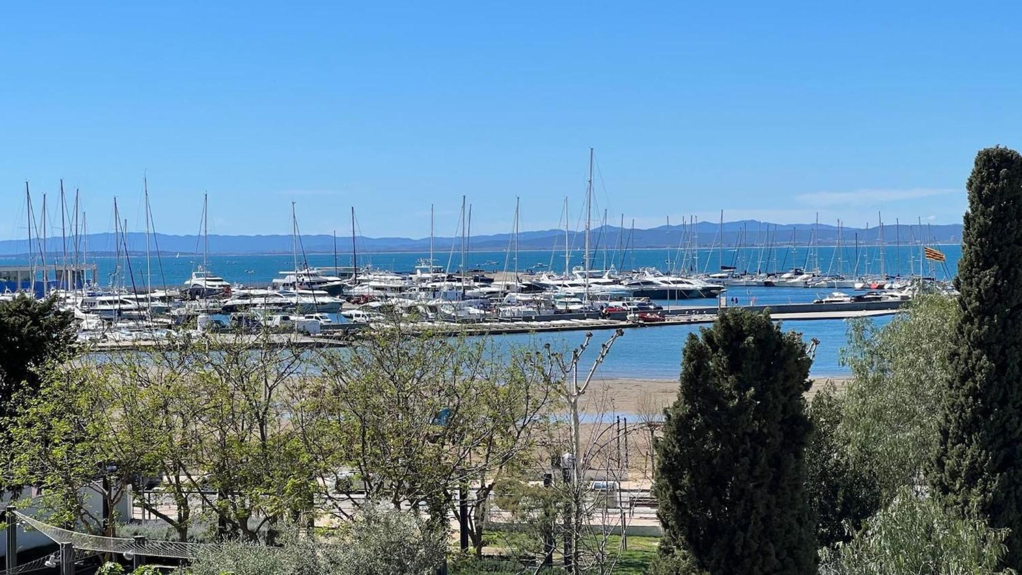 Apartamento Frente Al Mar Roses Exterior foto